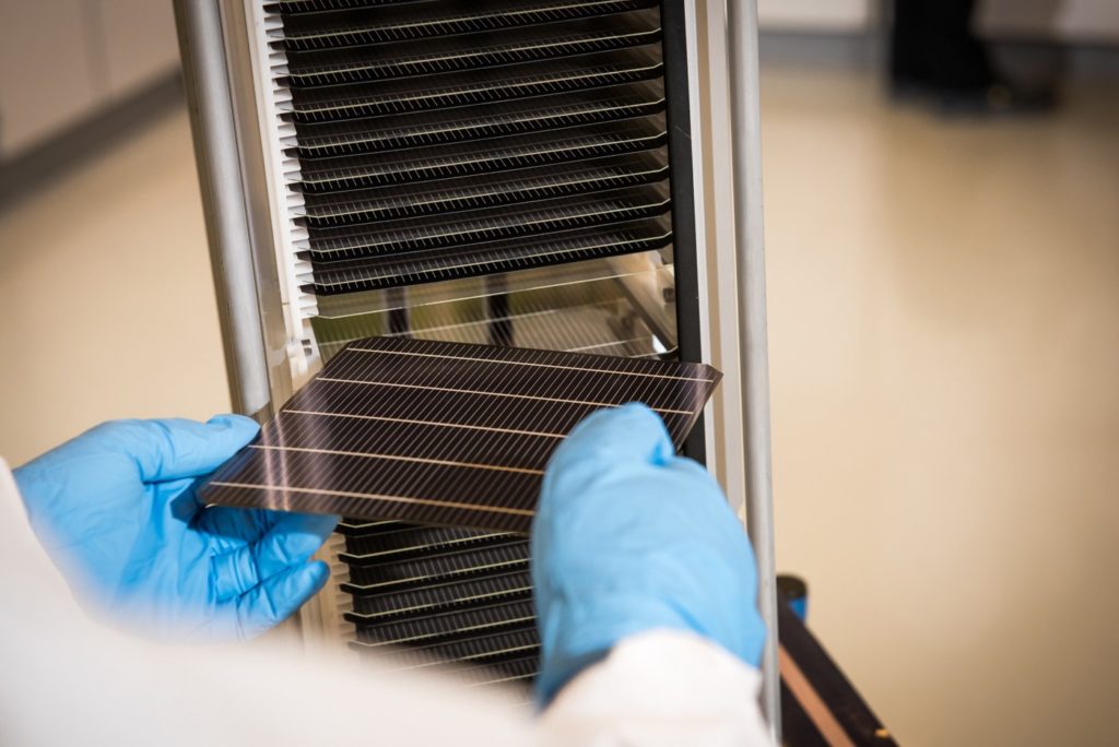 Oxford PV celebrates 29.5% conversion rate with perovskite solar cell