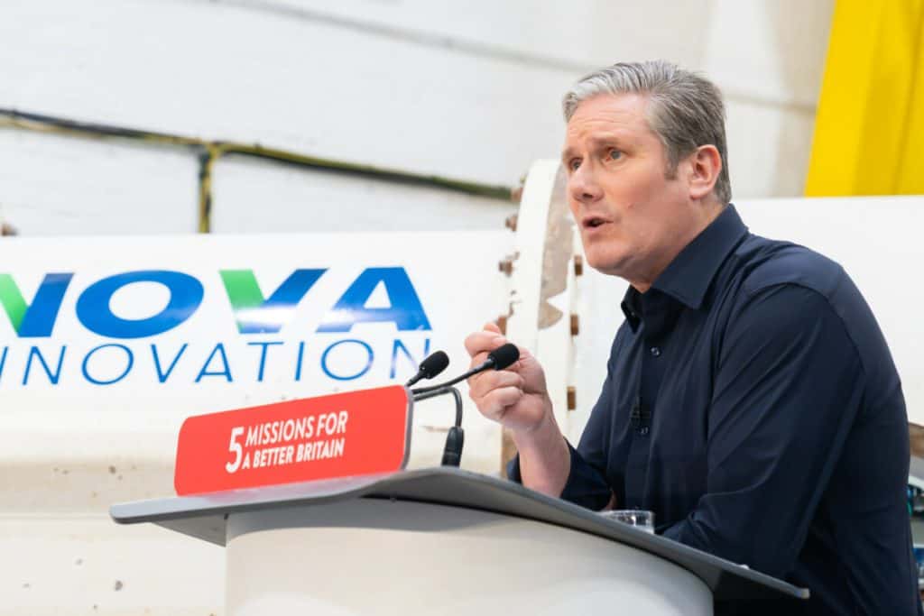 Labour outlines plan to boost solar industry in ‘national mission on clean energy’